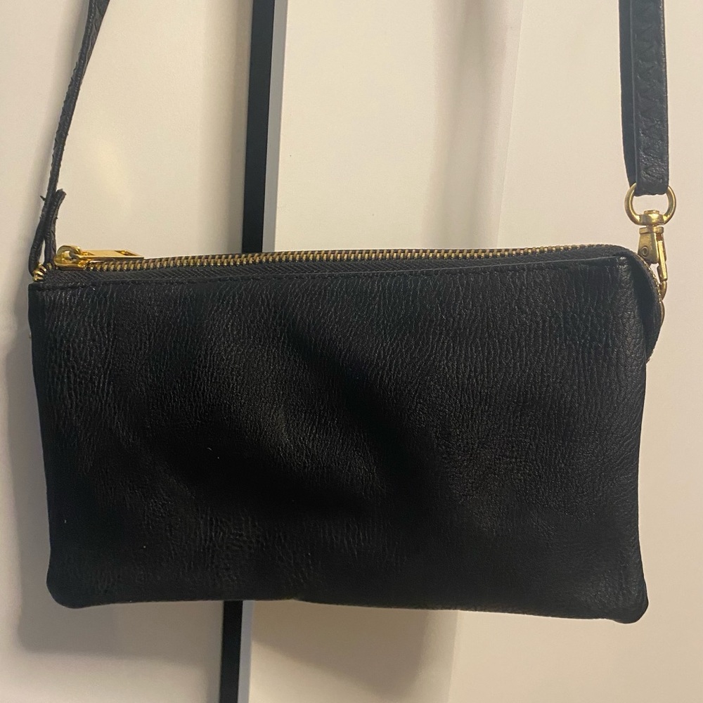 *NWOT* ANNE KLEIN Crossbody/Wristlet convertible bag